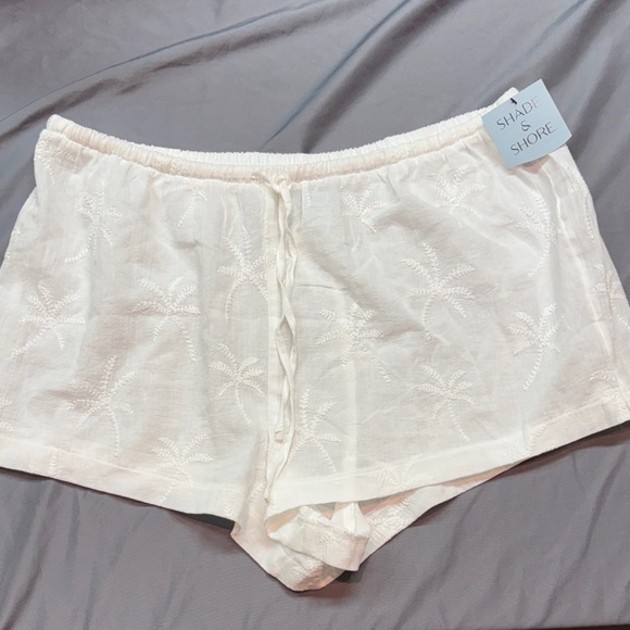 Shade & Shore Ivory Women's Embroidered Cover-up Shorts NWT - Picture 1 of 8